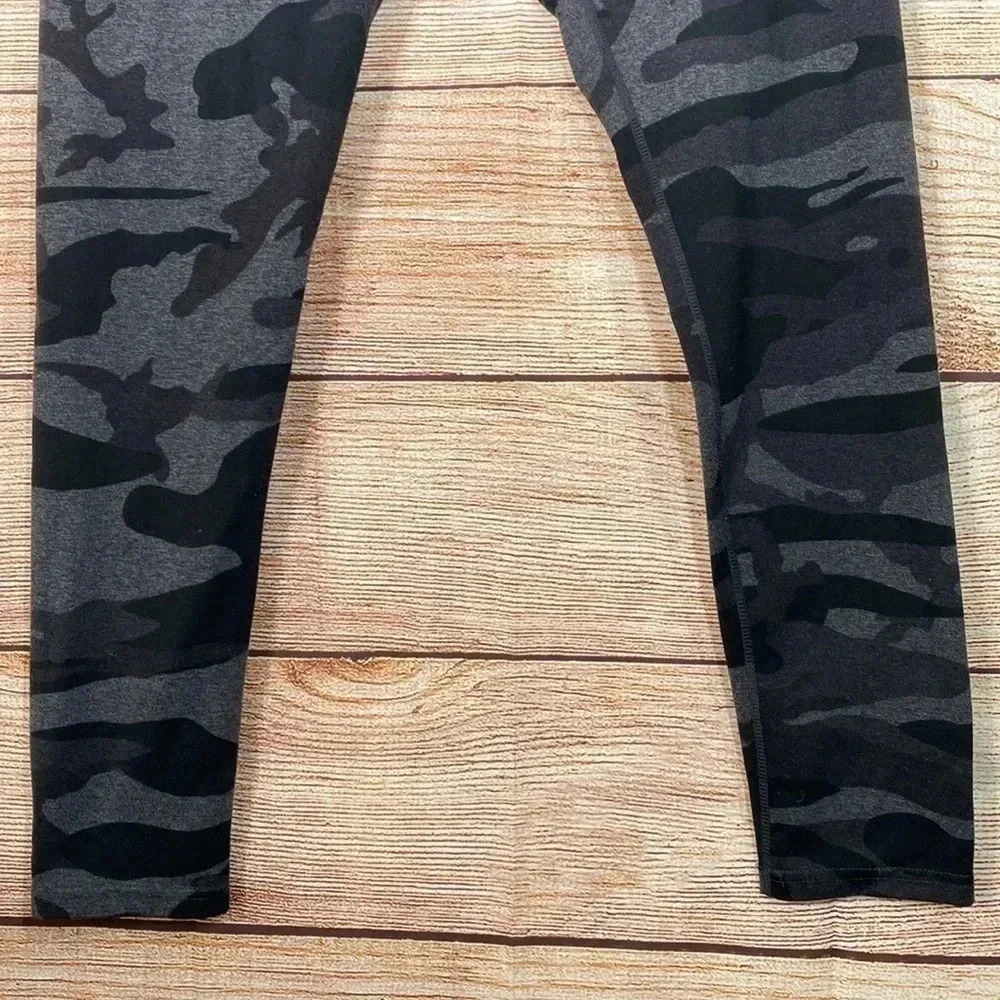 Tuff Athletics Women’s Camo Leggings Black Medium - Picture 3 of 7